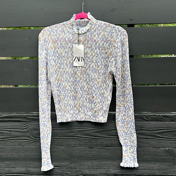 Zara Tops - Zara thin sweater